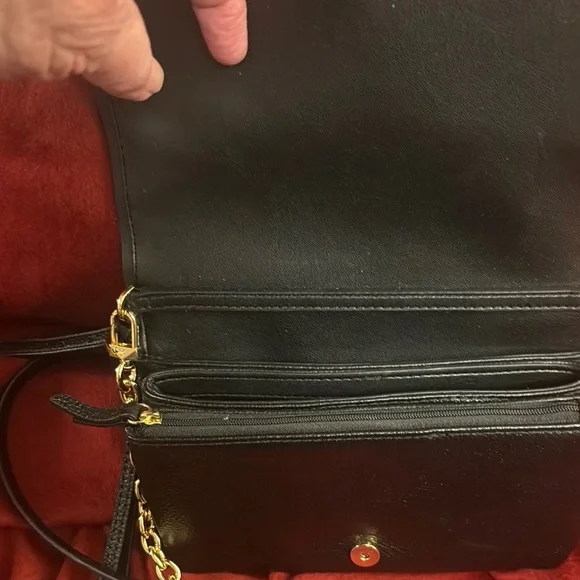 Michael Kors Black Leather Crossbody Bag with Textured Finish - Picture 5 of 9